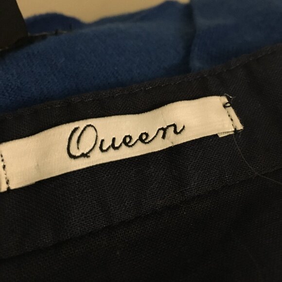 Queen Tunic Floral Embroidered Rhinestone & Rose Buttons Top - Picture 10 of 16